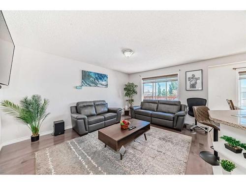 50 Covewood Circle Ne, Calgary, AB - Indoor Photo Showing Living Room