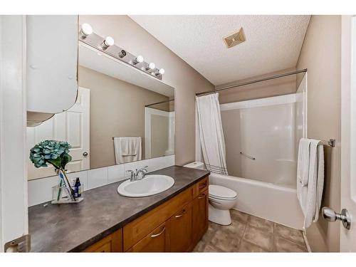 50 Covewood Circle Ne, Calgary, AB - Indoor Photo Showing Bathroom