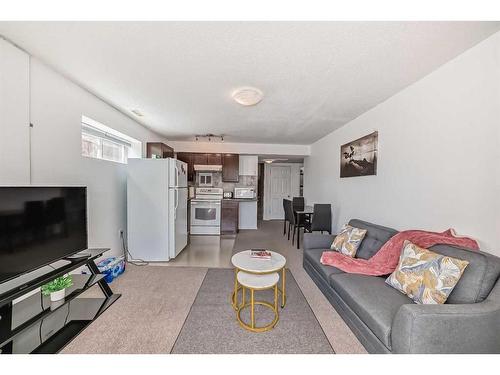 50 Covewood Circle Ne, Calgary, AB - Indoor Photo Showing Living Room