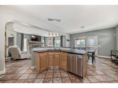 272 Springmere  Way, Chestermere, AB - Indoor Photo Showing Kitchen