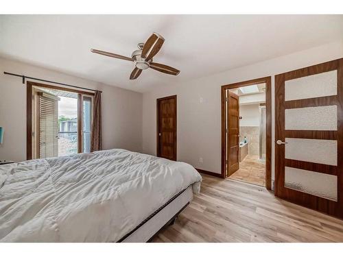 4347 2 Street Nw, Calgary, AB - Indoor Photo Showing Bedroom