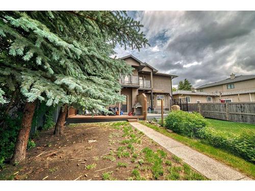 4347 2 Street Nw, Calgary, AB - Outdoor