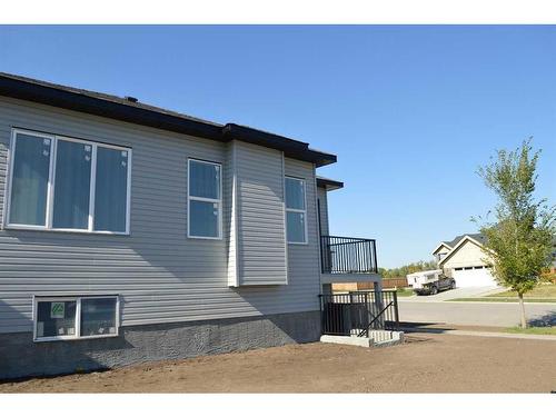 233 Wildrose Crescent, Strathmore, AB - Outdoor