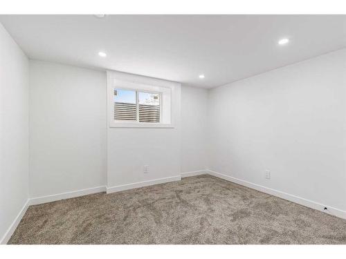 6231 4 Street Ne, Calgary, AB - Indoor Photo Showing Other Room