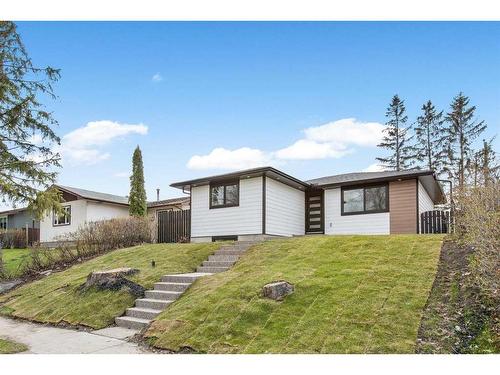 6231 4 Street Ne, Calgary, AB - Outdoor