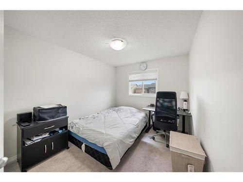 44 Walgrove Green Se, Calgary, AB - Indoor Photo Showing Bedroom