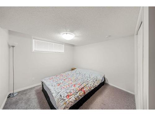 44 Walgrove Green Se, Calgary, AB - Indoor Photo Showing Bedroom