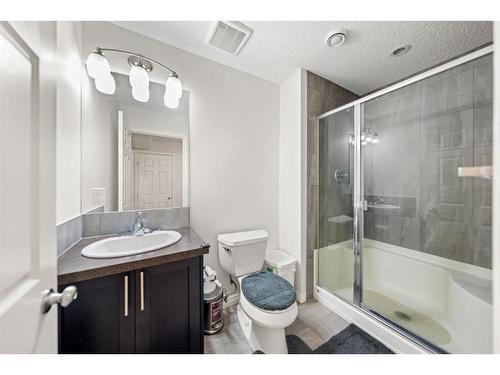 44 Walgrove Green Se, Calgary, AB - Indoor Photo Showing Bathroom