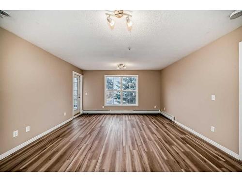 214-2000 Applevillage Court Se, Calgary, AB - Indoor Photo Showing Other Room