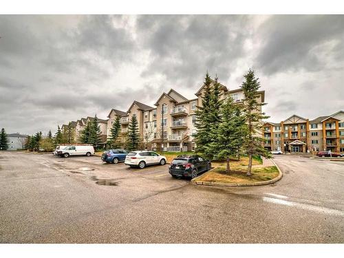214-2000 Applevillage Court Se, Calgary, AB - Outdoor With Facade