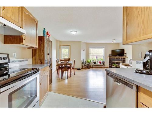 172 Mt Aberdeen Manor Se, Calgary, AB - Indoor Photo Showing Kitchen