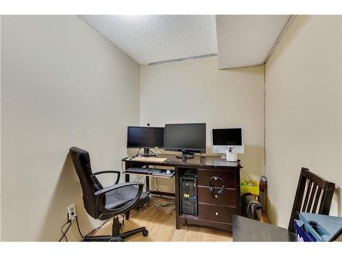 172 Mt Aberdeen Manor Se, Calgary, AB - Indoor Photo Showing Office