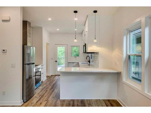 2134 17 Avenue Sw, Calgary, AB - Indoor Photo Showing Kitchen With Upgraded Kitchen