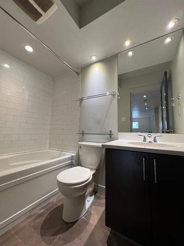 2-1230 Cameron Avenue Sw, Calgary, AB - Indoor Photo Showing Bathroom