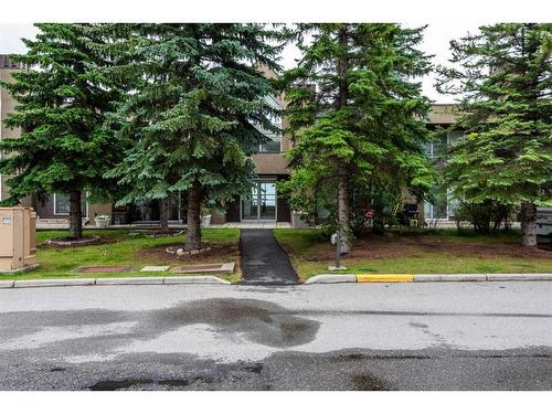 1-216 Village Terrace Sw, Calgary, AB - Outdoor