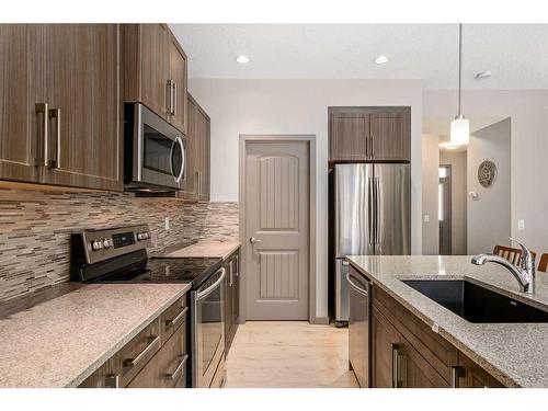 40 Legacy Reach Manor Se, Calgary, AB - Indoor Photo Showing Kitchen With Upgraded Kitchen