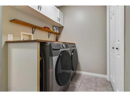 792 Martindale Boulevard Ne, Calgary, AB - Indoor Photo Showing Laundry Room