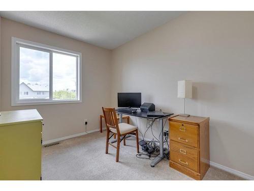 107 Elgin Point Se, Calgary, AB - Indoor Photo Showing Office