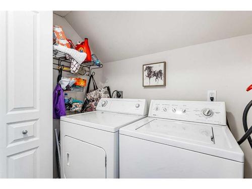152-66 Glamis Green Sw, Calgary, AB - Indoor Photo Showing Laundry Room