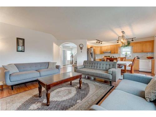 266 Citadel Meadow Grove Nw, Calgary, AB - Indoor Photo Showing Living Room