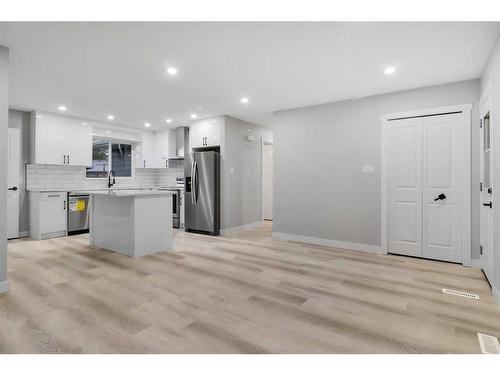 132 Foritana Road Se, Calgary, AB - Indoor Photo Showing Kitchen