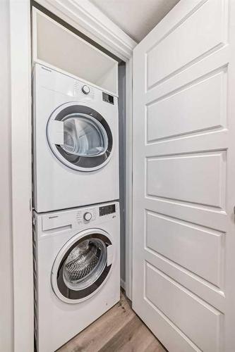 300 Walgrove Boulevard Se, Calgary, AB - Indoor Photo Showing Laundry Room