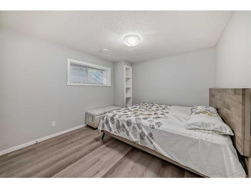 300 Walgrove Boulevard Se, Calgary, AB - Indoor Photo Showing Bedroom