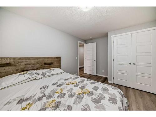 300 Walgrove Boulevard Se, Calgary, AB - Indoor Photo Showing Bedroom