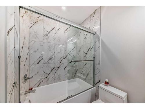 150 Sandpiper Park, Chestermere, AB - Indoor Photo Showing Bathroom