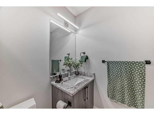 150 Sandpiper Park, Chestermere, AB - Indoor Photo Showing Bathroom