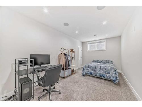 150 Sandpiper Park, Chestermere, AB - Indoor Photo Showing Other Room