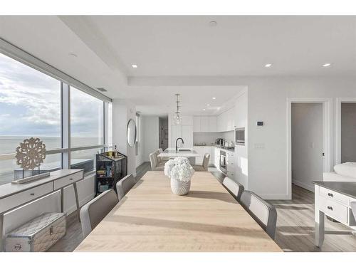 718-8505 Broadcast Avenue Sw, Calgary, AB - Indoor Photo Showing Dining Room