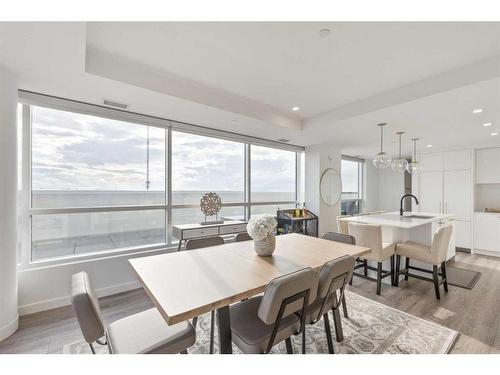 718-8505 Broadcast Avenue Sw, Calgary, AB - Indoor Photo Showing Dining Room