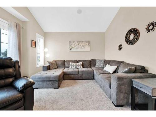 29 Panora View Nw, Calgary, AB - Indoor Photo Showing Living Room