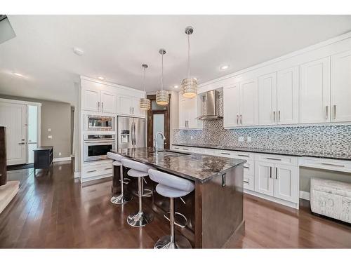 427 12 Avenue Ne, Calgary, AB - Indoor Photo Showing Kitchen With Upgraded Kitchen