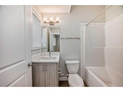 730 Sage Hill Grove Nw, Calgary, AB - Indoor Photo Showing Bathroom