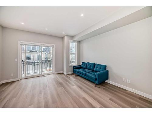 730 Sage Hill Grove Nw, Calgary, AB - Indoor Photo Showing Living Room