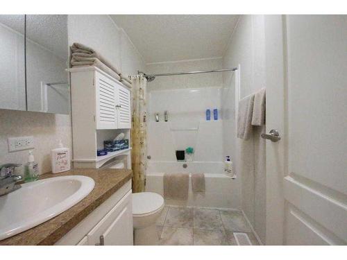 37070 Range Road 21, Rural Red Deer County, AB - Indoor Photo Showing Bathroom