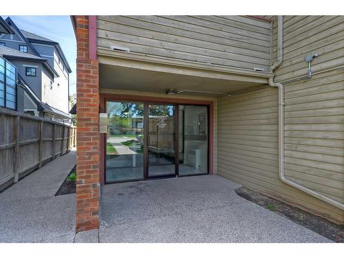 208-2218 30 Street Sw, Calgary, AB - Outdoor With Exterior