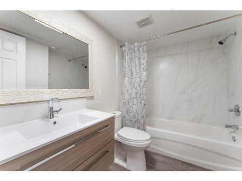 1208 Maitland Drive Ne, Calgary, AB - Indoor Photo Showing Bathroom