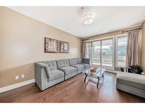 215-1899 45 Street Nw, Calgary, AB - Indoor Photo Showing Living Room