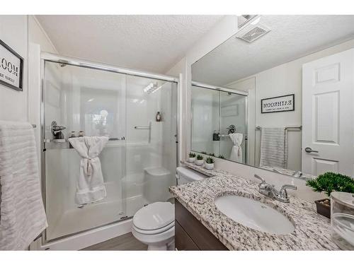 1205-99 Copperstone Park Se, Calgary, AB - Indoor Photo Showing Bathroom