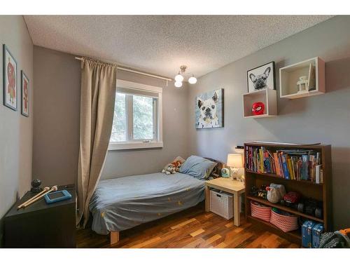 444 Cedarpark Drive Sw, Calgary, AB - Indoor Photo Showing Bedroom