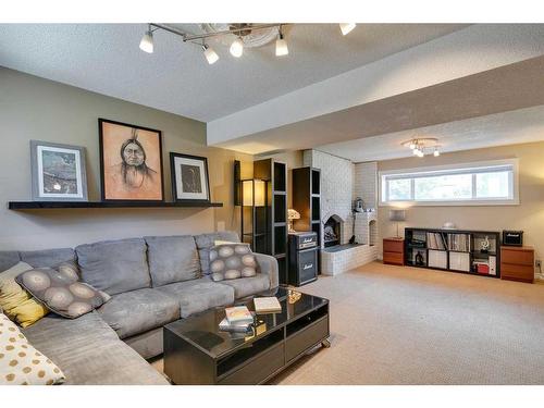 444 Cedarpark Drive Sw, Calgary, AB - Indoor Photo Showing Living Room