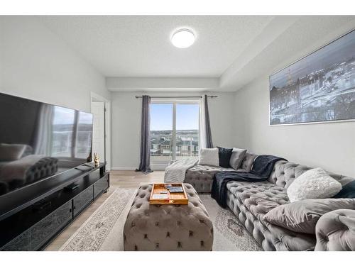 411-40 Carrington Plaza Nw, Calgary, AB - Indoor Photo Showing Living Room