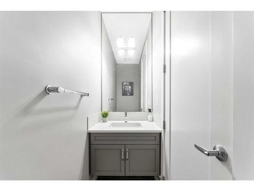 51 Carrington Crescent Nw, Calgary, AB - Indoor Photo Showing Bathroom