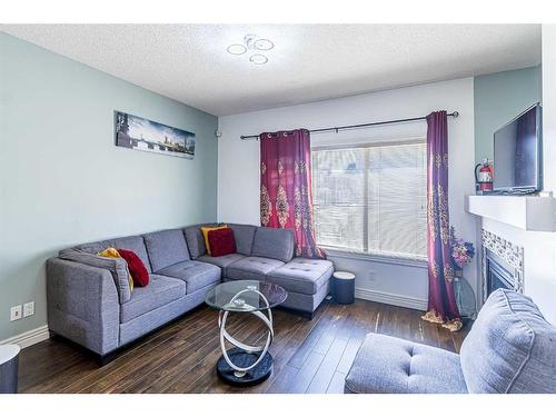 3 Bridleridge View Sw, Calgary, AB - Indoor Photo Showing Living Room