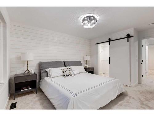 420 Diamond Court Se, Calgary, AB - Indoor Photo Showing Bedroom