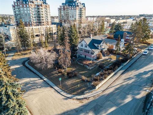 1736 13 Avenue Nw, Calgary, AB 