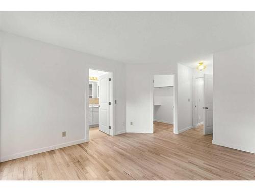 1046 Suncastle Drive Se, Calgary, AB - Indoor Photo Showing Other Room